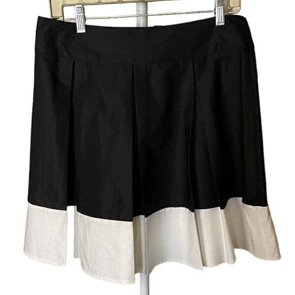 H&M Black and White Pleated Skirt - Size 10 - Picture 1 of 3